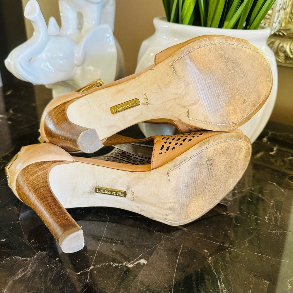 Louise et Cie Camel Peep Toe Heels Size 37 / 7B Wooden Heel - Picture 6 of 10